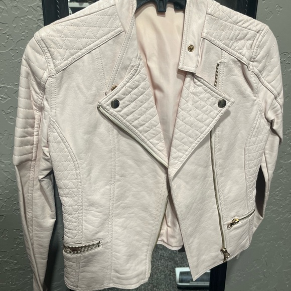 Blush pink faux leather jacket - Picture 2 of 8